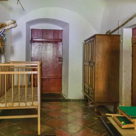 One-bedroom Holiday In بيت للعطل *